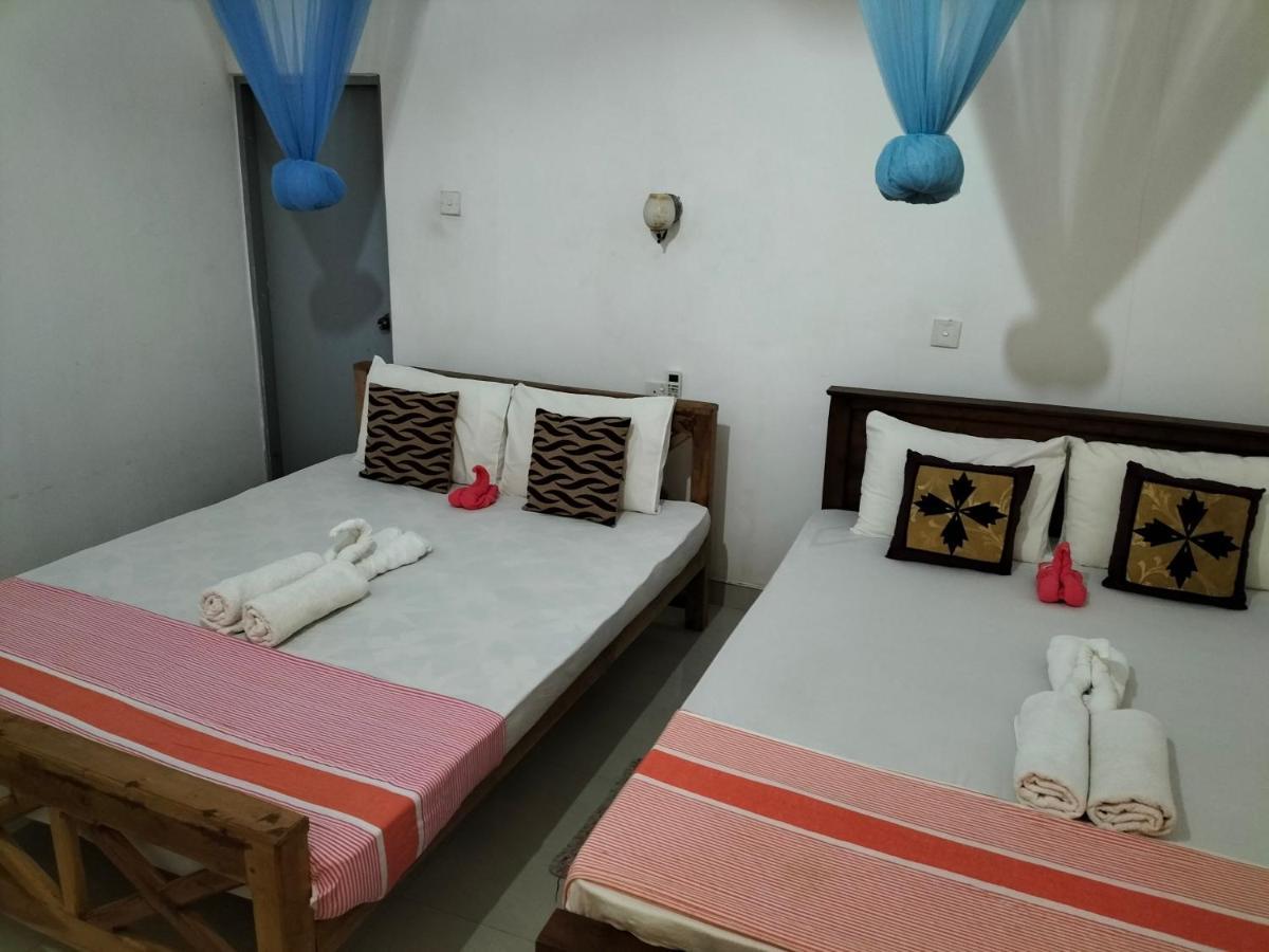 Sanjana Home Stay ฮาบารานา ภายนอก รูปภาพ