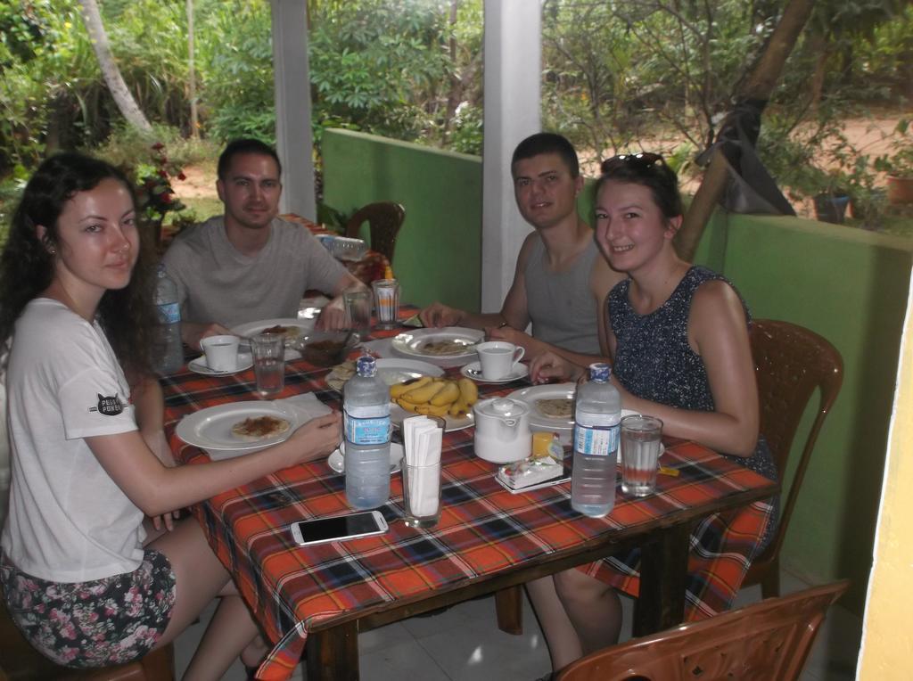 Sanjana Home Stay ฮาบารานา ภายนอก รูปภาพ