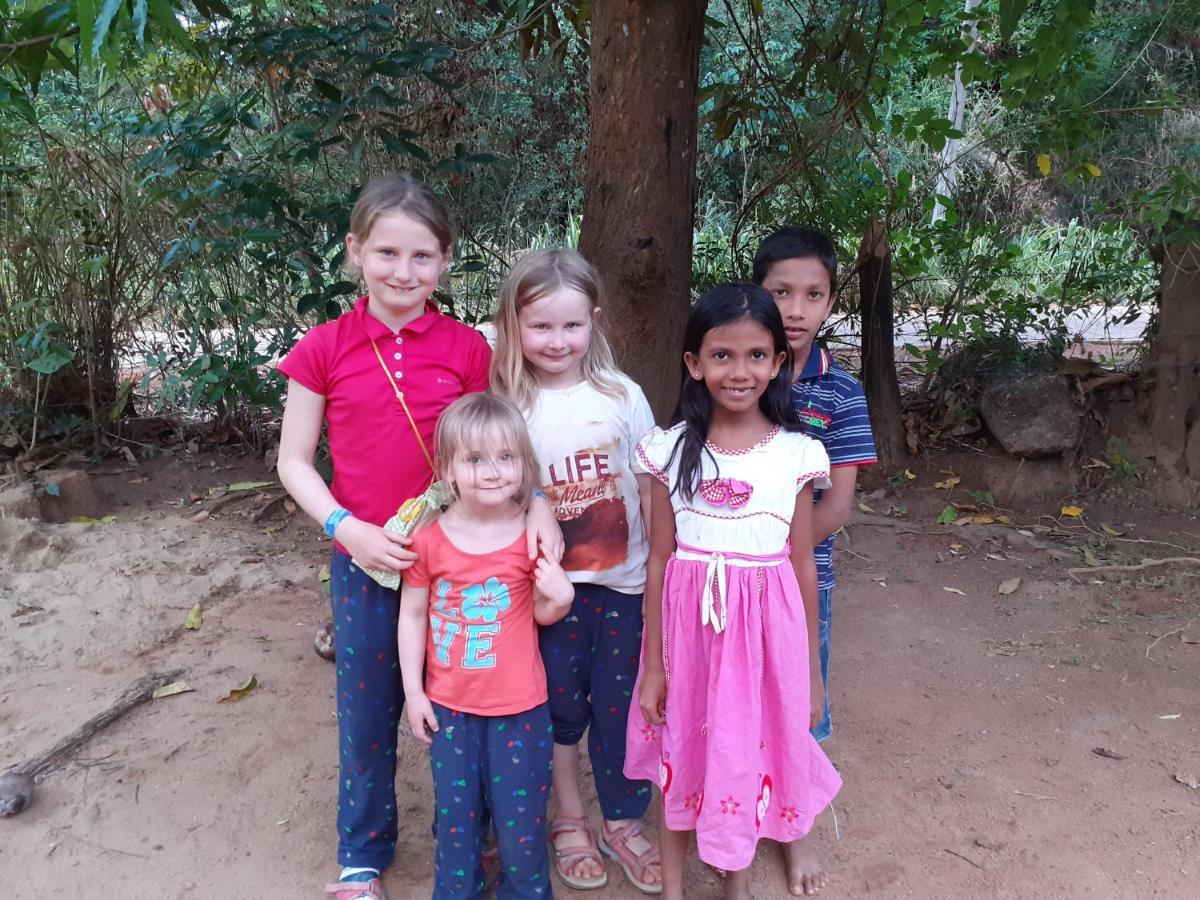 Sanjana Home Stay ฮาบารานา ภายนอก รูปภาพ